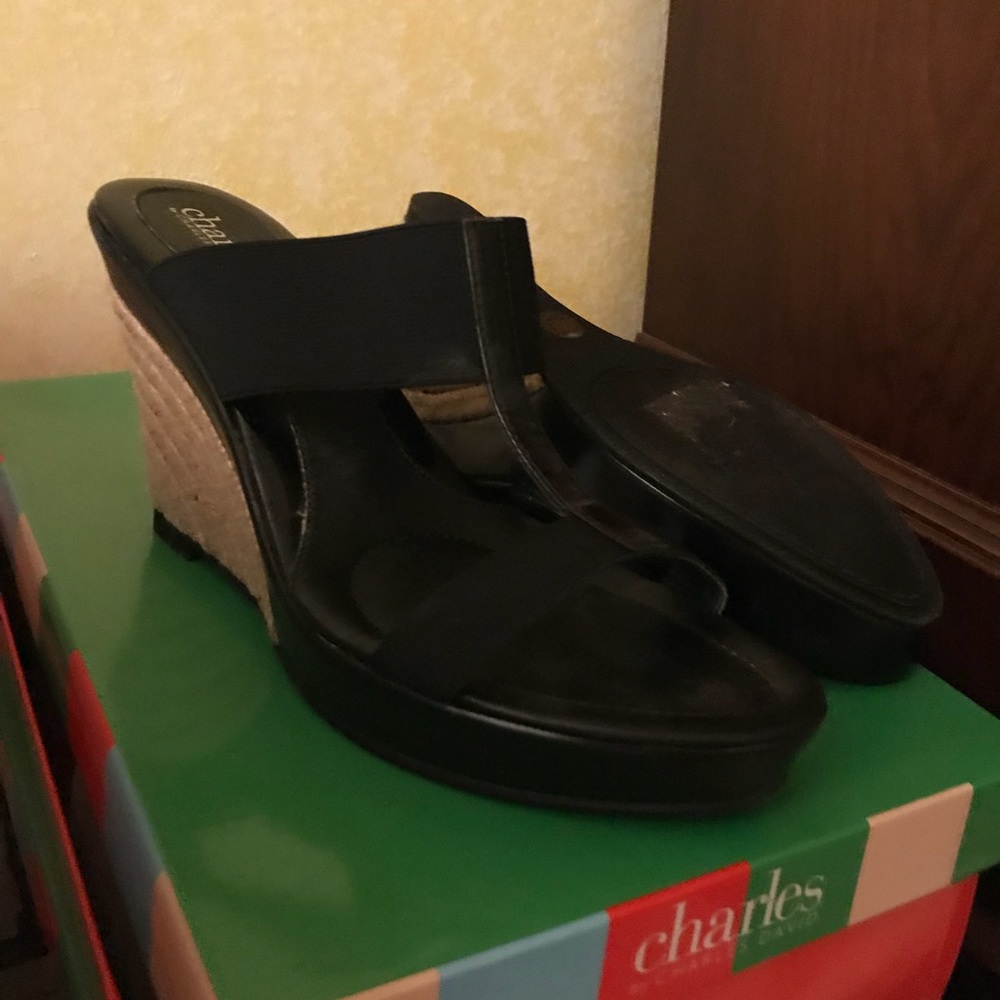 Shoes - Picture 4 of 4